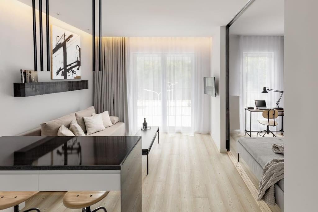 Deluxe Apartment In City Center, Steam Park Красков Екстериор снимка